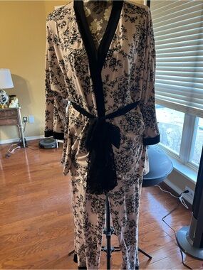 Floral  Robe & Pajama Set with Black Trim